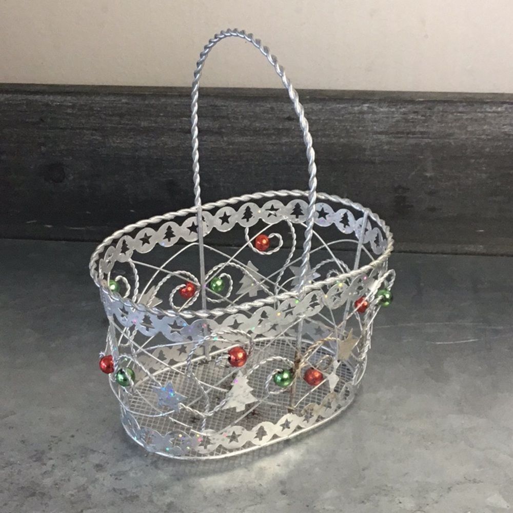 Silver oval Christmas basket with handle winter table decor